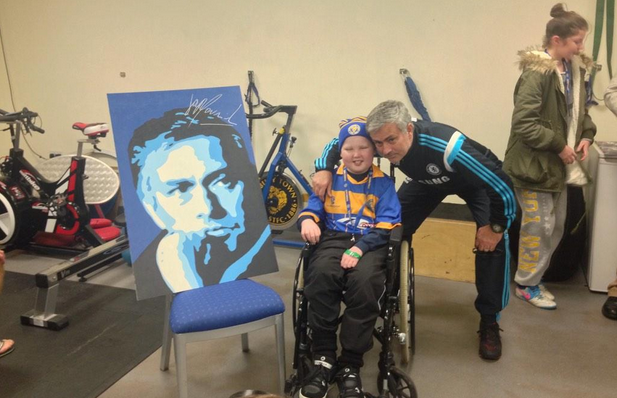 Сеу Жозе встретился с юным болельщиком «Шрусбери»