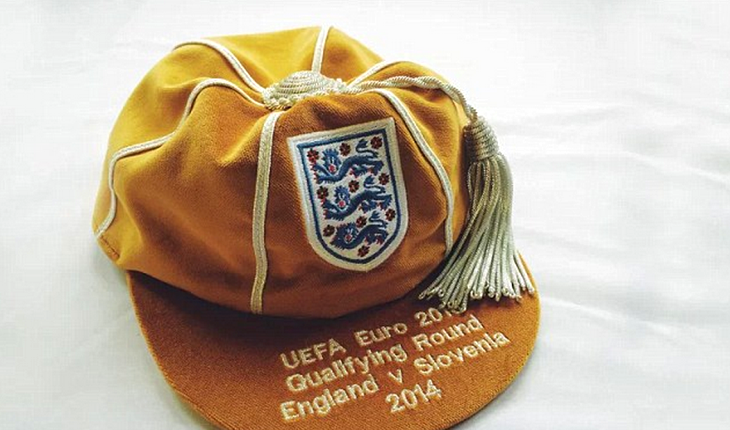 Кепка Руни за 100-й матч