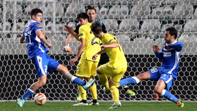 Лусиано Вьетто забивает второй мяч