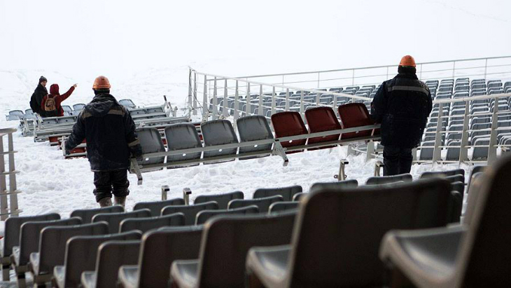 Демонтируют бережно, трибуны еще пригодятся