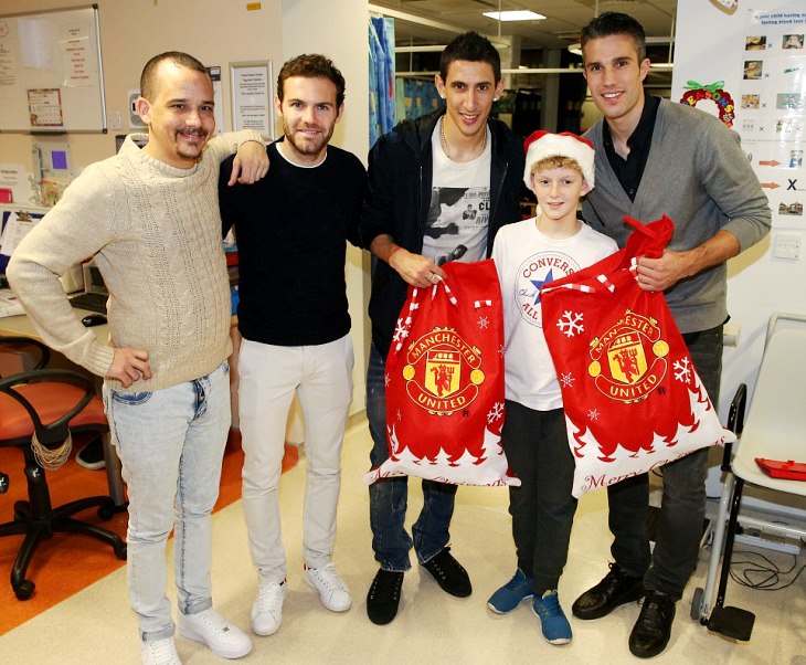 Смех и радость мы приносим людям