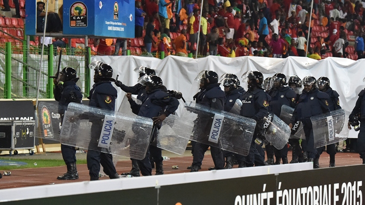 Полиция на матче Экваториальная Гвинея — Гана