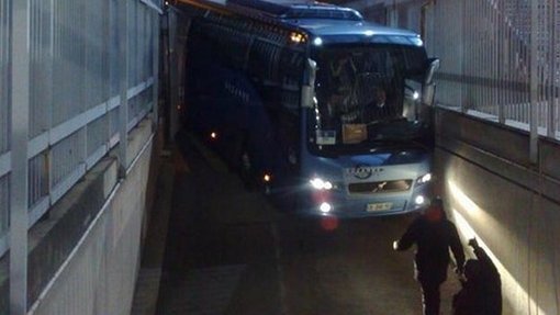 Автобус «Челси» попал в аварию в Париже