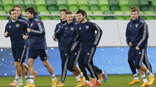 Футболисты сборной России