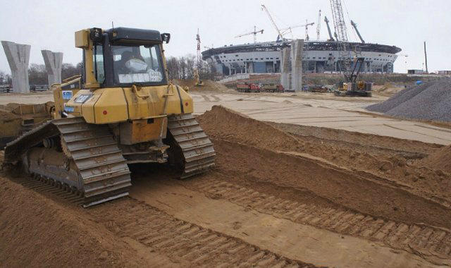 Строительство намывного участка рядом с «Зенит-Ареной»