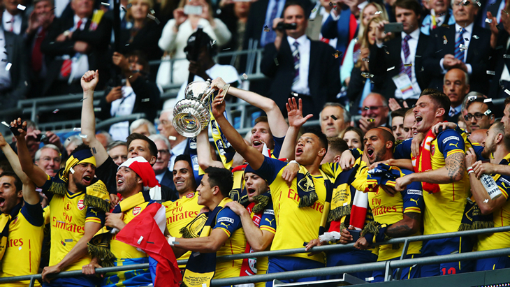 Футболисты «Арсенала» с Кубком Англии
