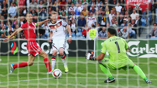 Андре Шюррле забил три гола