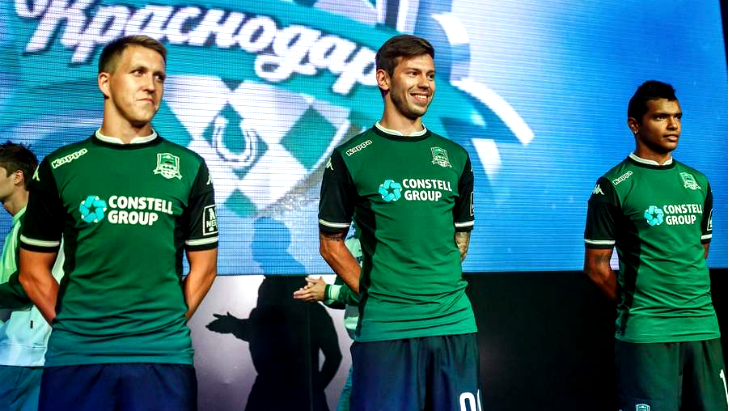 Федор Смолов в центре внимания