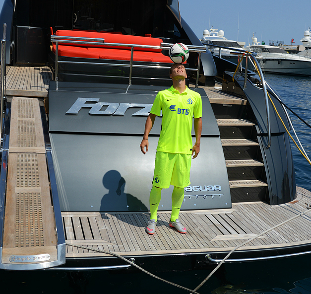 Кокорин переключился с авто на яхты.