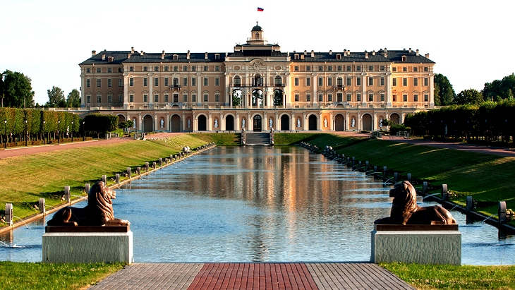 Константиновский дворец 