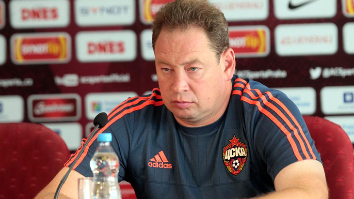 Леонид Слуцкий напряжен и серьезен. Пресс-конференция в Праге