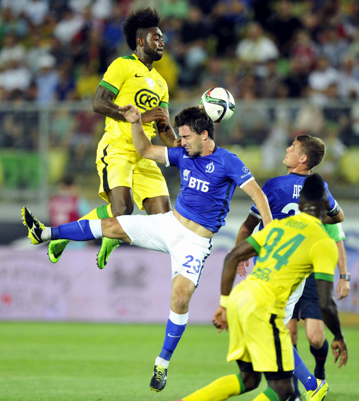 Эпизод матча «Анжи» — «Динамо» 2:3