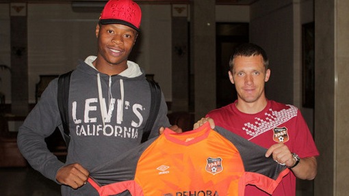 Карлос Страндберг (слева)