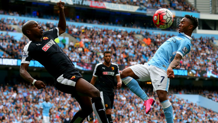 Рахим Стерлинг (справа) забил победный гол