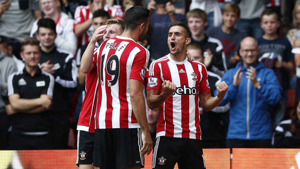 Тадич (справа) отметился дублем