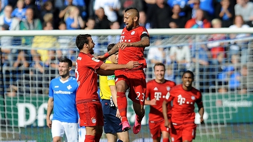 Артуро Видаль принимает поздравления