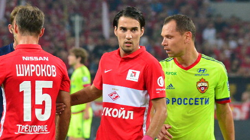 Ивелин Попов (в центре) принес москвичам три очка