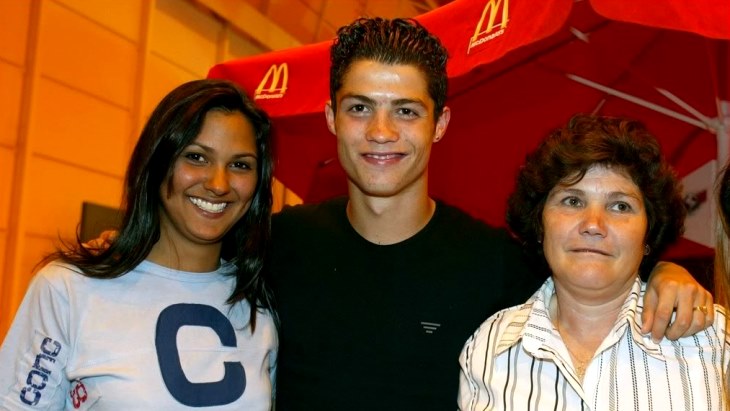 Все в сборе: Жордана, Криштиану и мама