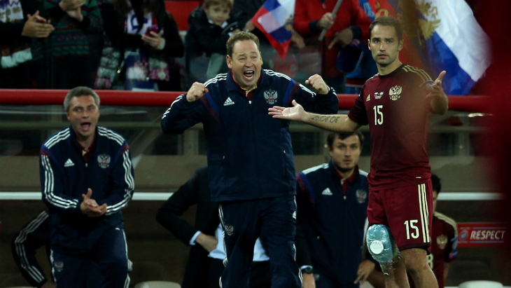 Леонид Слуцкий празднует победу над Швецией