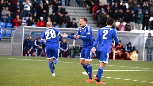 Футболисты «Газовика»