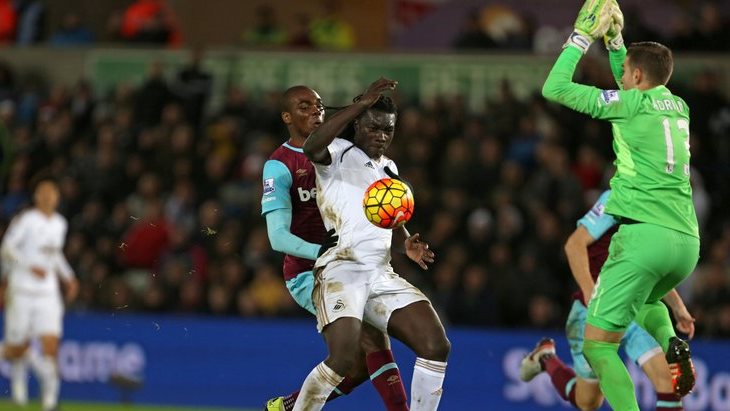 Гомис не смог забить Адриану