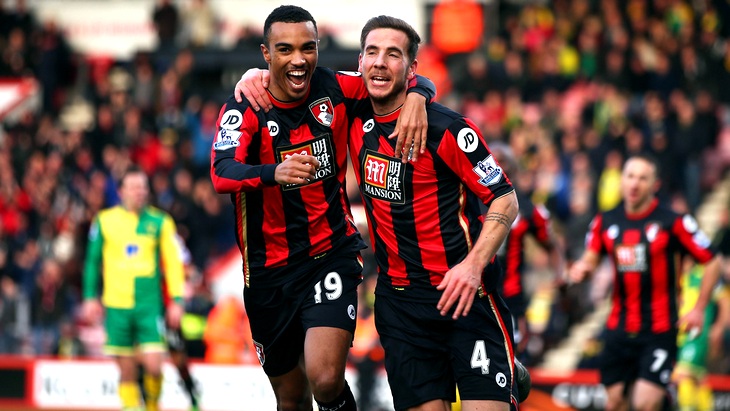 «Борнмут» празднует гол Дэна Гослинга 