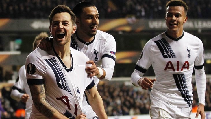 Райан Мэйсон (слева) сотоварищи