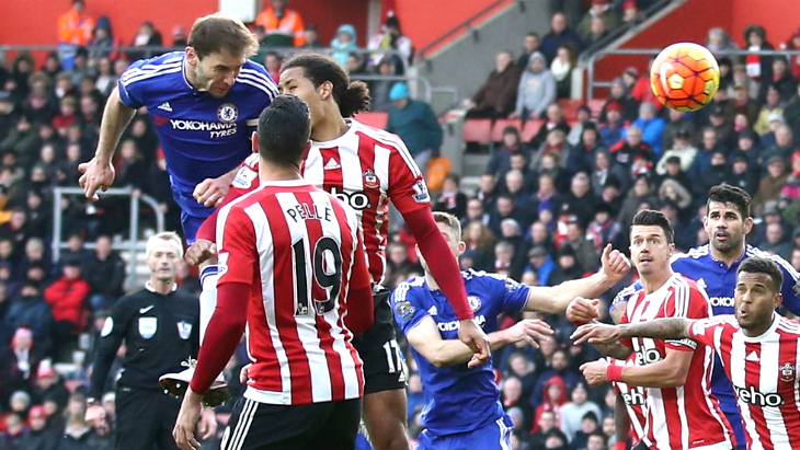 Бранислав Иванович забивает гол