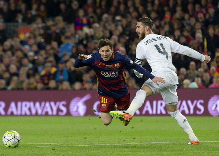 Возможный фол Рамоса на Месси