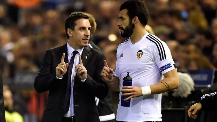 Нэвиллу не удалось стать своим для игроков