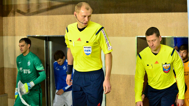 Судья сможет удалять игроков до матча