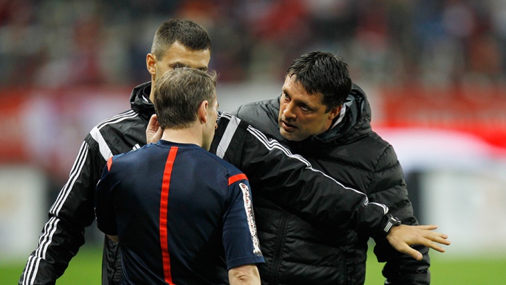 У Игоря Черевченко возникли вопросы к судейской бригаде