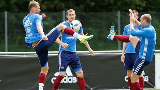 Футболисты сборной России