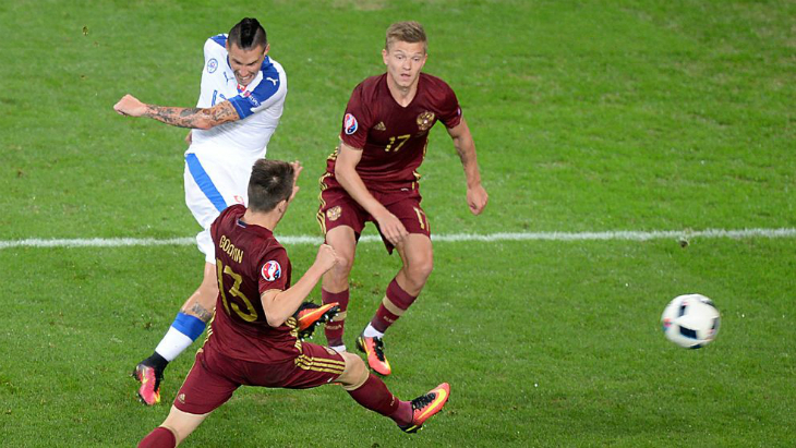 Марек Гамшик забивает лучший гол дня