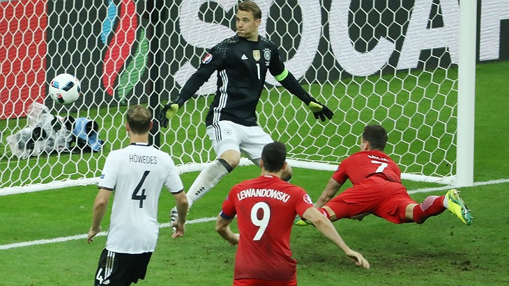 Милик не забивает из убойной позиции