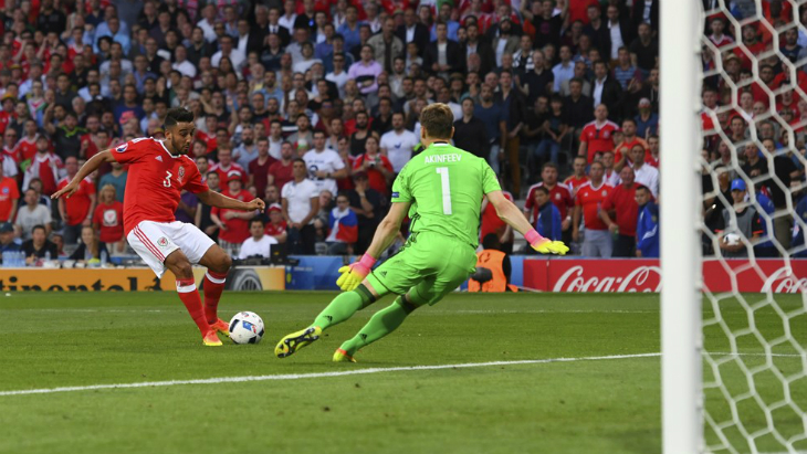 Сборная России пропускает второй гол