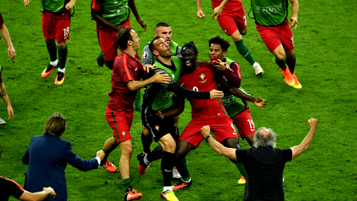 Эдера рвут на сувениры