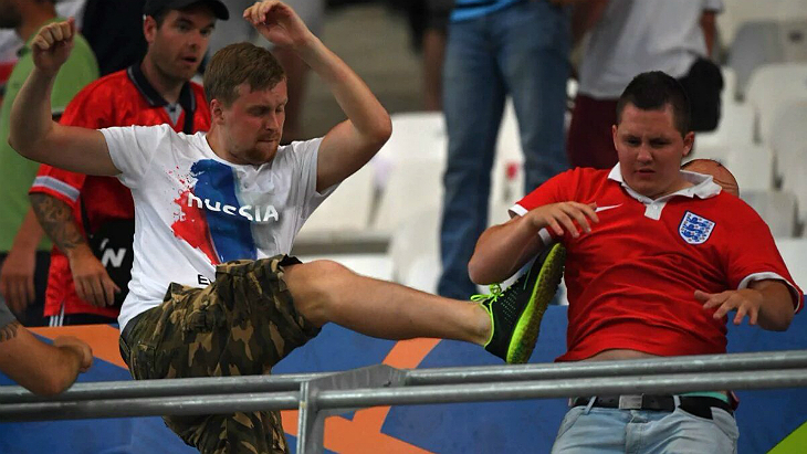 Русский фанат — бессмысленный и беспощадный