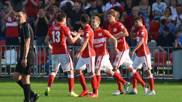 Москвичи сравнялись по набранным очкам с лидерами ФНЛ