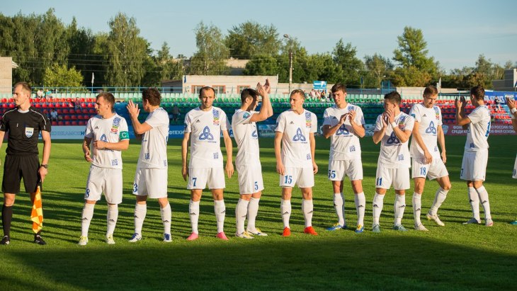 Футболисты «Нефтехимика»