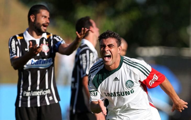 2009 год. Маурисио забил «Коринтиансу»