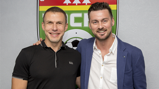 Артем Милевский (справа)