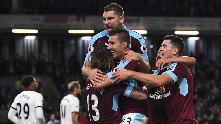 Команда Шона Дайча огорчила «шершней» по разу в каждом из таймов