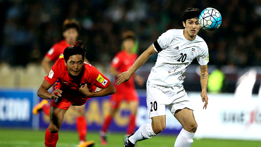 Сердар Азмун в матче с Кореей