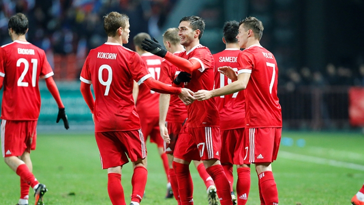 Футболисты сборной России