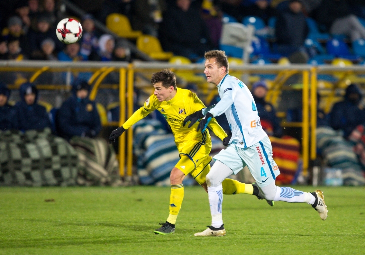 Команды голов не забили