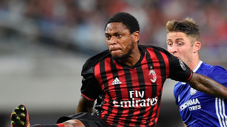 Луис Адриано