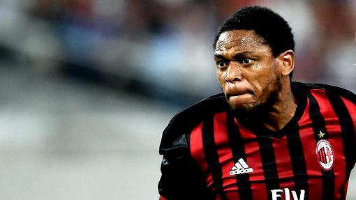 Луис Адриано