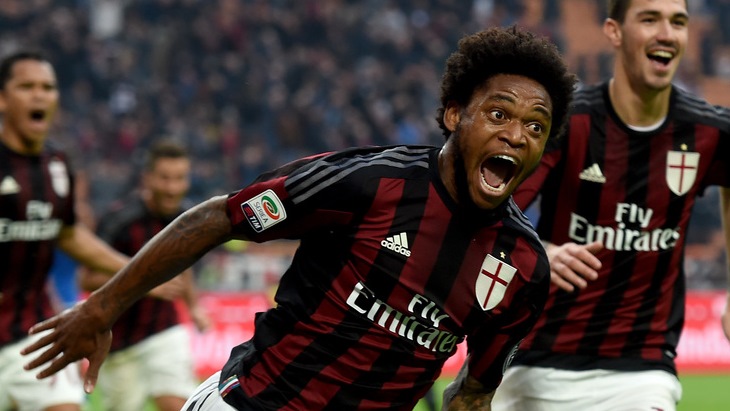 Луис Адриано