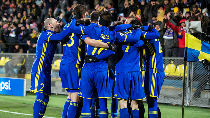 Футболисты «Ростова» в матче с «Баварией»